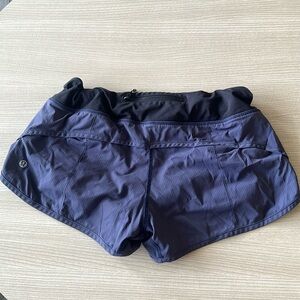 Lululemon size 6 speed up shorts